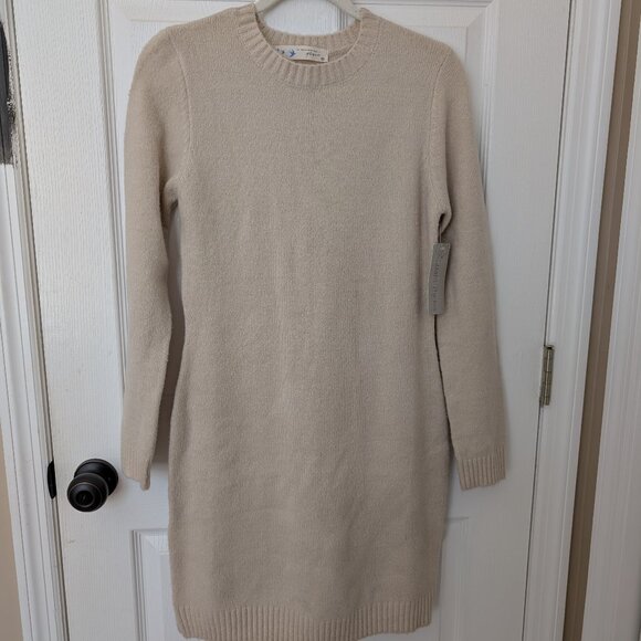 Lizard Thicket Dresses & Skirts - NWT Lizard Thicket cream bodycon sweater dress Medium boutique